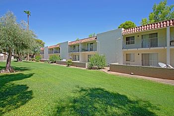 Private enclosed yard- 1st floor*